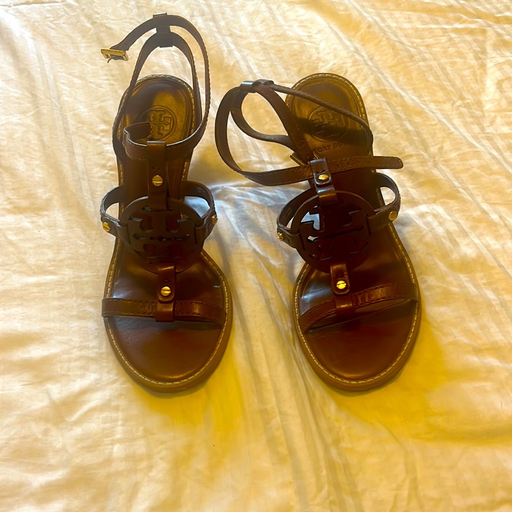 Adorable Tory Burch wedges like new!